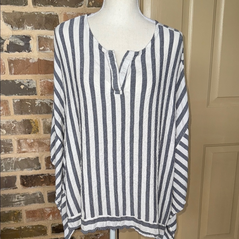 3/$20 Cotton Bleu Striped Gray White Oversized Top Bat Wing Sleeve Poncho Style